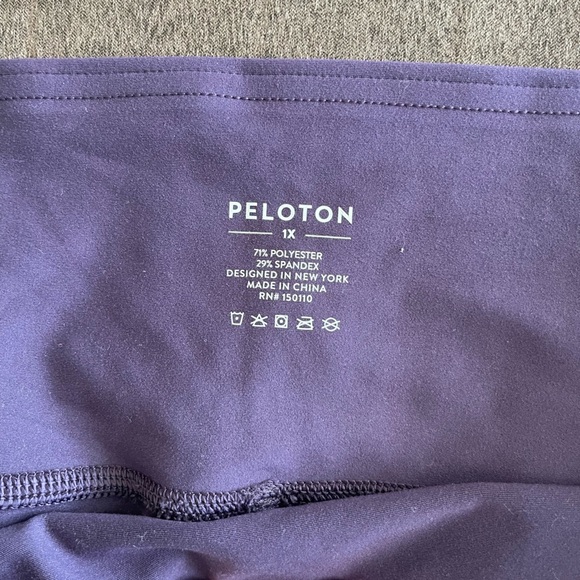 Peloton Women’s Cadent Purple Leggings Size 1X - Picture 7 of 7